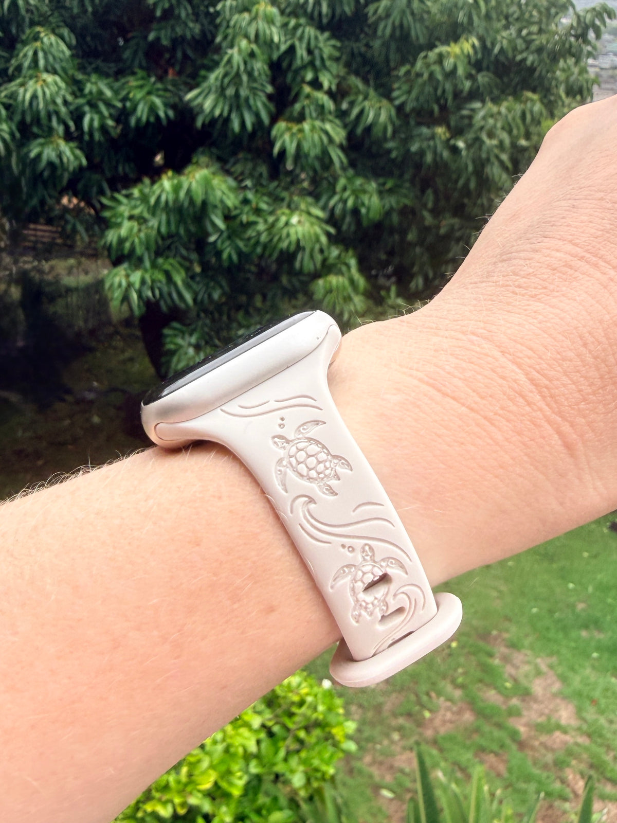 Champagne Honu Slim Engraved Silicone Watchband Compatible with Apple Watch - SMALL WATCH - 38/40/41mm (42mm Series 10 & 11)
